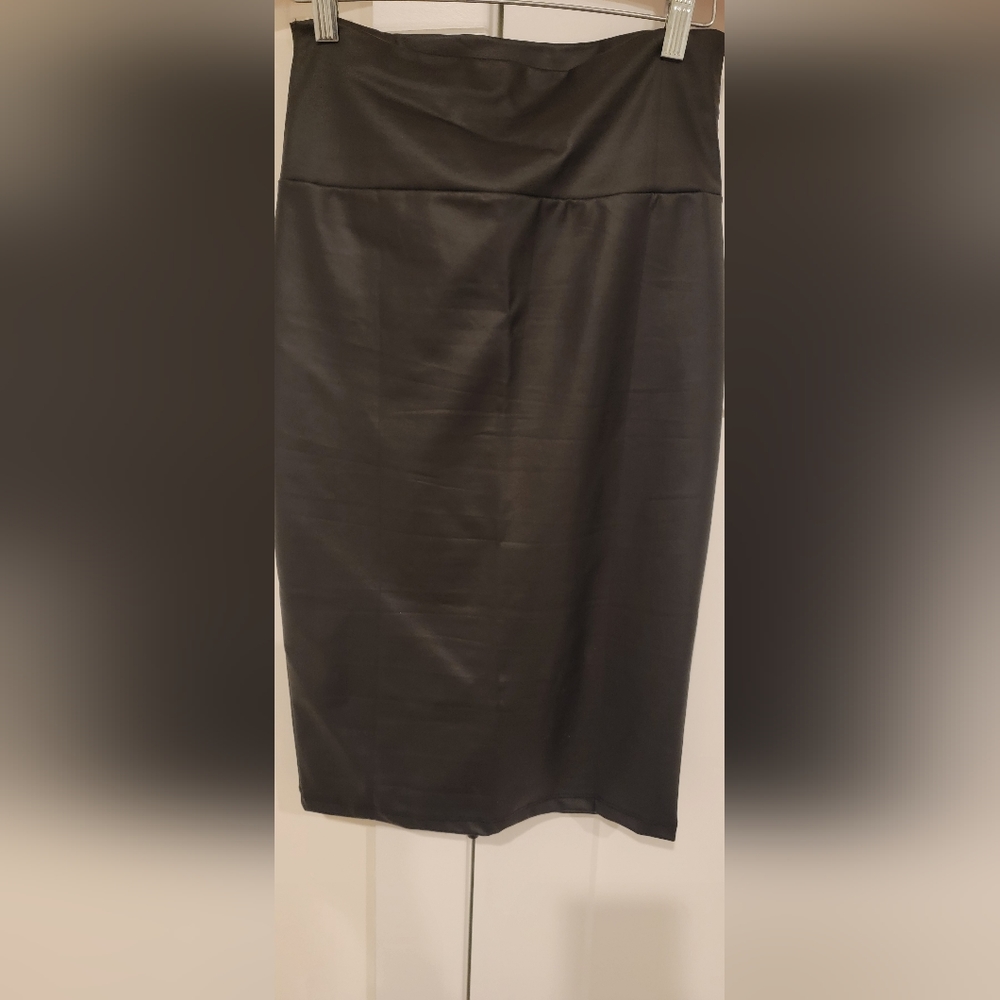 Faux leather Pencil Skirt worn 1x - Picture 3 of 4